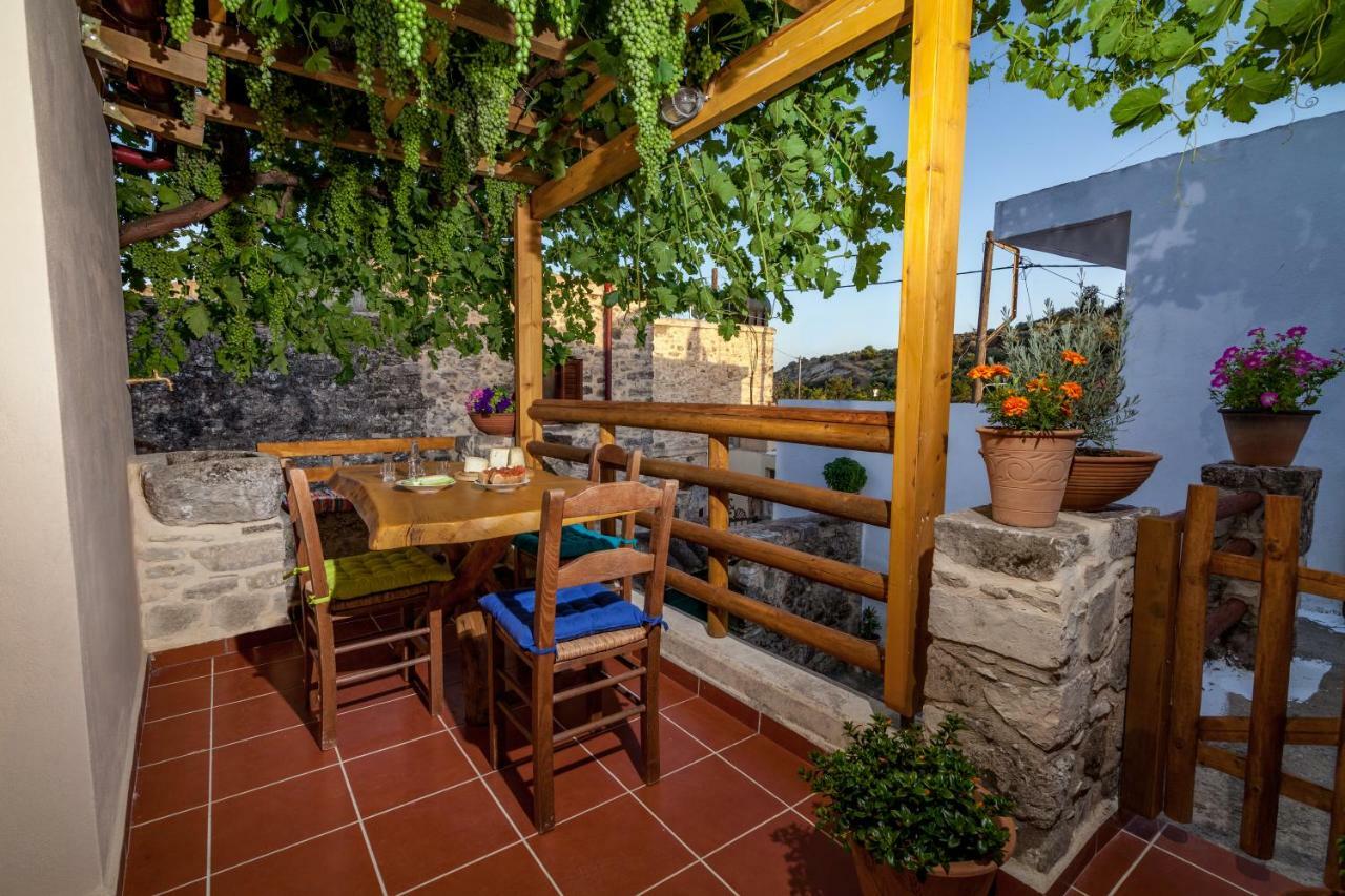 Aristidis'S Plouti Moires Guest House Ngoại thất bức ảnh